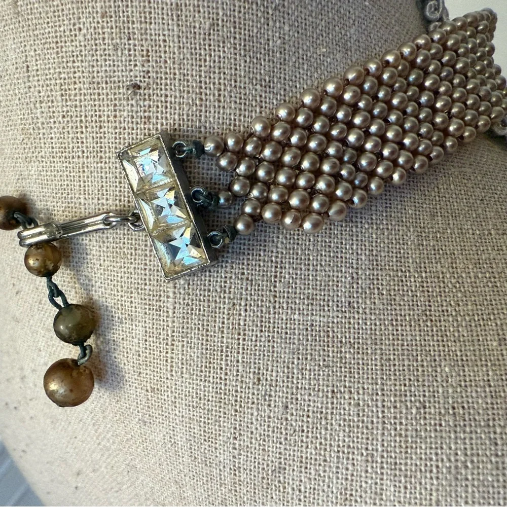 VINTAGE NECKLACE COLLAR SHIRT POINT DESIGN FAUX CREAM PEARLS 13” - 15”